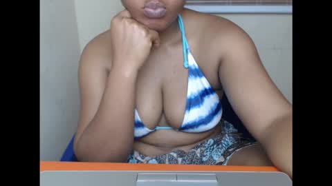 Snapshot of kinkyxxjuice chatting on 20, 9, 2025 kinkyxxjuice online show from 20, 9, 2025