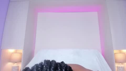 M A R A  online show from 22, 10, 2025