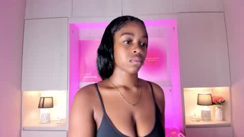 M A R A  online show from 4, 12, 2025