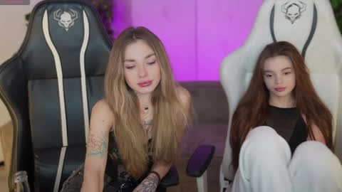 Snapshot of kira0541 chatting on 15, 12, 2025 Sweet girls online show from 15, 12, 2025