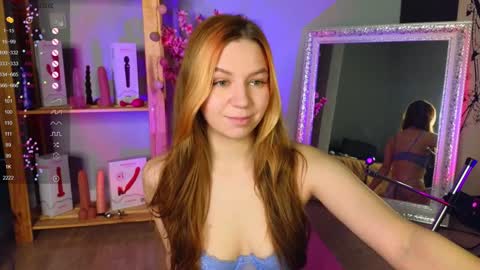 Snapshot of kira_briis chatting on 5, 2, 2025 Kira Briis online show from 5, 2, 2025