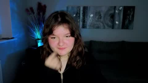 Snapshot of kira_icaula chatting on 10, 11, 2025 Kira online show from 10, 11, 2025