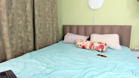 Snapshot of kira_kittyxxx chatting on 2, 12, 2024 Kira online show from 2, 12, 2024