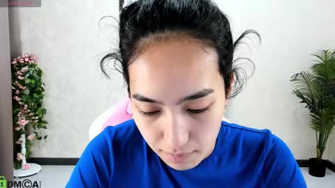 Aura online show from 12, 10, 2025