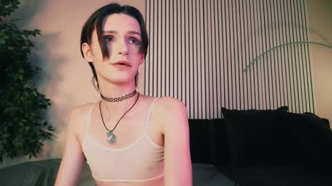 Snapshot of kira_long chatting on 18, 9, 2025 MADI online show from 18, 9, 2025