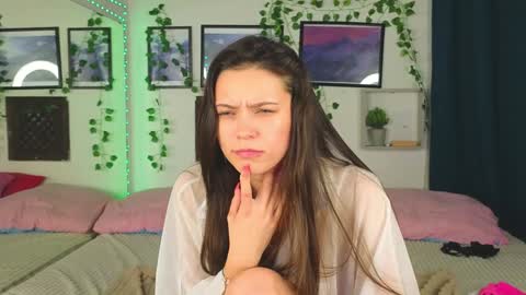 Snapshot of kira_low chatting on 21, 1, 2025 Kira online show from 21, 1, 2025