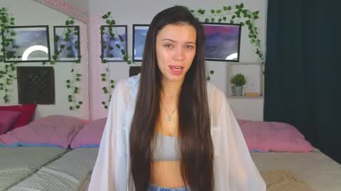 Snapshot of kira_low chatting on 25, 1, 2025 Kira online show from 25, 1, 2025