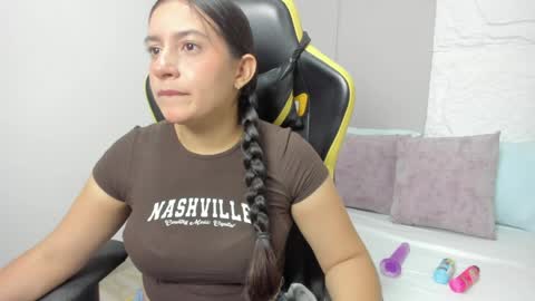 Snapshot of kira_relish chatting on 1, 5, 2026 K I R A online show from 1, 5, 2026