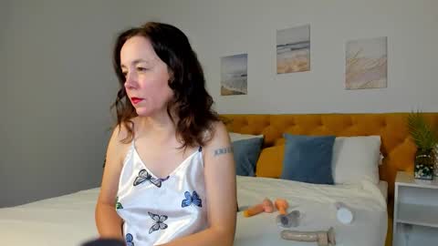 Snapshot of kiraadamss chatting on 14, 10, 2025 kiraadamss online show from 14, 10, 2025