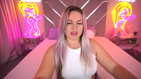 Snapshot of kiracandys chatting on 28, 10, 2025 Kira online show from 28, 10, 2025