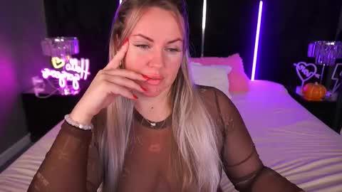 Snapshot of kiracandys chatting on 14, 11, 2025 Kira online show from 14, 11, 2025