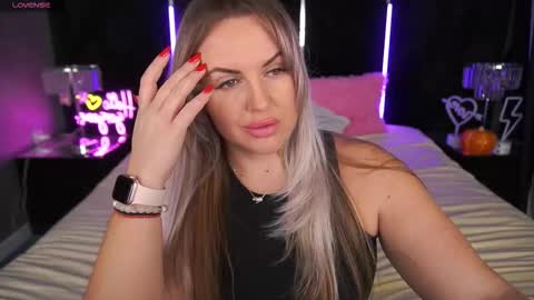 Snapshot of kiracandys chatting on 17, 11, 2025 Kira online show from 17, 11, 2025