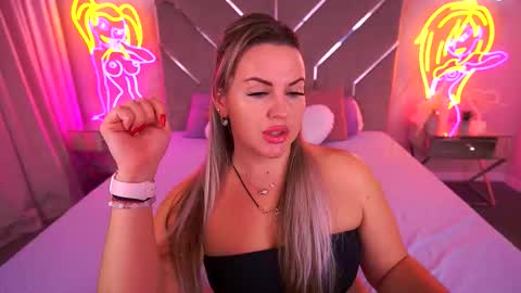 Snapshot of kiracandys chatting on 24, 11, 2025 Kira online show from 24, 11, 2025