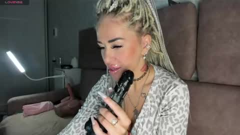 Snapshot of kiramagnolia chatting on 13, 7, 2026 Kira online show from 13, 7, 2026