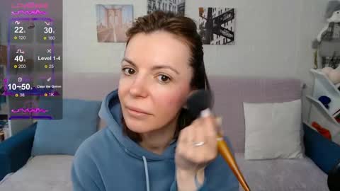 kiramartins cat online show from 24, 2, 2025