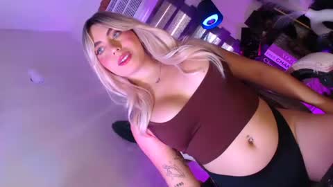 Its your girl KIRA online show from 4, 10, 2025