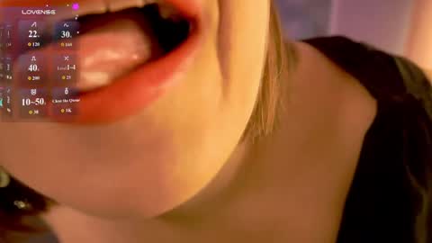 Snapshot of kiraroxx chatting on 9, 4, 2026 Kira online show from 9, 4, 2026