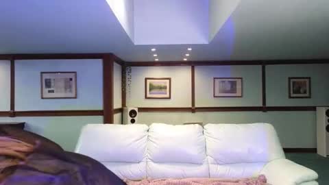  Kira  online show from 19, 12, 2025