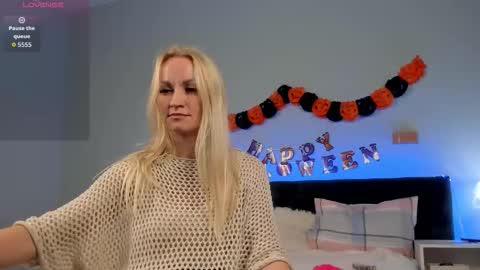 KiraSun online show from 30, 10, 2025