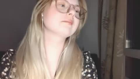 Snapshot of kirayume chatting on 30, 4, 2026 KiraYume online show from 30, 4, 2026