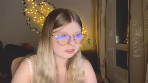 Snapshot of kirayume chatting on 17, 7, 2026 KiraYume online show from 17, 7, 2026