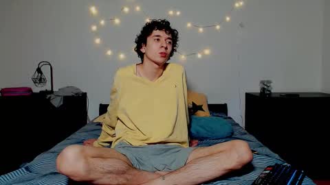 Snapshot of kiriae21 chatting on 21, 12, 2025 Alan online show from 21, 12, 2025