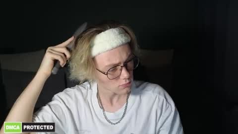 Snapshot of kirill_20_cm chatting on 7, 4, 2026 Kirill and Andrey online show from 7, 4, 2026