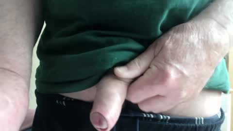 Snapshot of kirk_below chatting on 3, 6, 2026 kirk_below online show from 3, 6, 2026