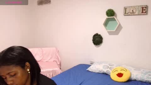 Snapshot of kiss_violet chatting on 17, 12, 2024 Violet online show from 17, 12, 2024