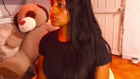 Snapshot of kiss_violet chatting on 23, 12, 2025 Violet online show from 23, 12, 2025