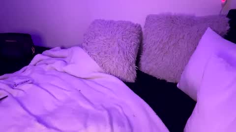 Kissah Kreampuff online show from 21, 1, 2025