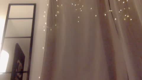 Kissah Kreampuff online show from 13, 9, 2025