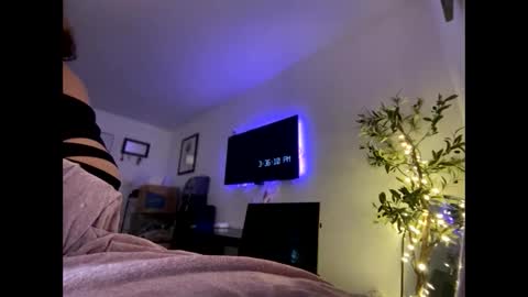 Kissah Kreampuff online show from 1, 2, 2026