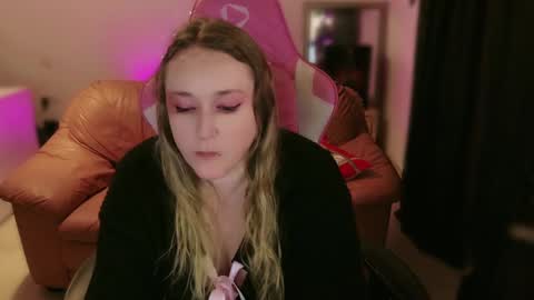 kissica online show from 17, 2, 2025