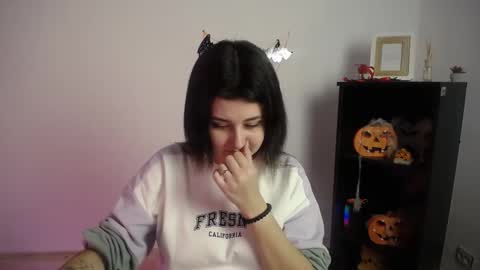 kissleoxx online show from 9, 11, 2025