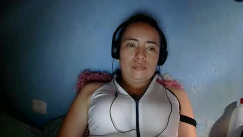Snapshot of kissmelovejummy chatting on 16, 1, 2026 Erika paul online show from 16, 1, 2026