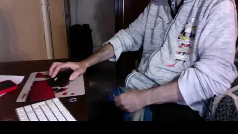 Snapshot of kissofbanned1983 chatting on 13, 11, 2025 kissofbanned1983 online show from 13, 11, 2025