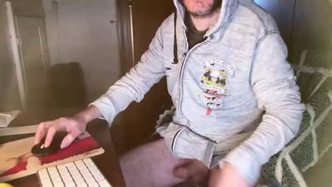 Snapshot of kissofbanned1983 chatting on 19, 3, 2026 kissofbanned1983 online show from 19, 3, 2026