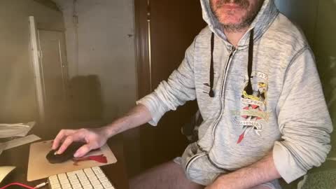 Snapshot of kissofbanned1983 chatting on 13, 4, 2026 kissofbanned1983 online show from 13, 4, 2026