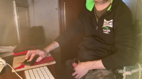 Snapshot of kissofbanned1983 chatting on 15, 4, 2026 kissofbanned1983 online show from 15, 4, 2026