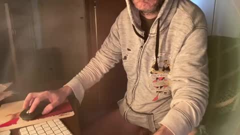 Snapshot of kissofbanned1983 chatting on 23, 4, 2026 kissofbanned1983 online show from 23, 4, 2026