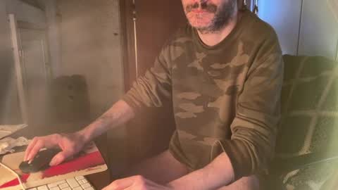 Snapshot of kissofbanned1983 chatting on 23, 4, 2026 kissofbanned1983 online show from 23, 4, 2026