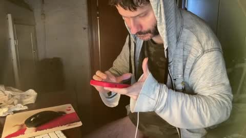 Snapshot of kissofbanned1983 chatting on 24, 4, 2026 kissofbanned1983 online show from 24, 4, 2026