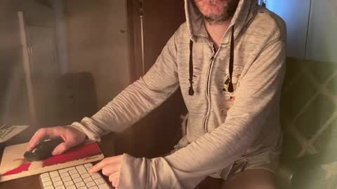 Snapshot of kissofbanned1983 chatting on 26, 4, 2026 kissofbanned1983 online show from 26, 4, 2026