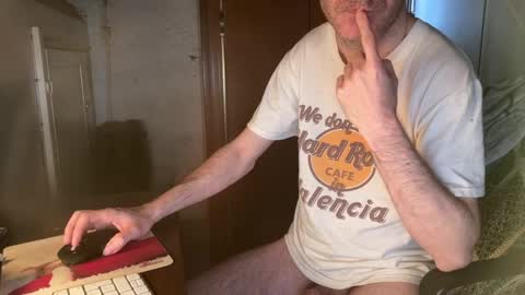 Snapshot of kissofbanned1983 chatting on 22, 5, 2026 kissofbanned1983 online show from 22, 5, 2026