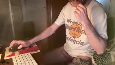 Snapshot of kissofbanned1983 chatting on 7, 6, 2026 kissofbanned1983 online show from 7, 6, 2026