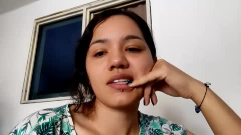 Snapshot of kitcatdreams chatting on 12, 4, 2026 kitcatdreams online show from 12, 4, 2026