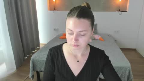 Snapshot of kitkatvel chatting on 3, 6, 2026 kitkatvel online show from 3, 6, 2026