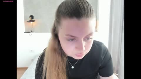 Snapshot of kitkatvel chatting on 4, 6, 2026 kitkatvel online show from 4, 6, 2026