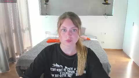 Snapshot of kitkatvel chatting on 1, 7, 2026 kitkatvel online show from 1, 7, 2026
